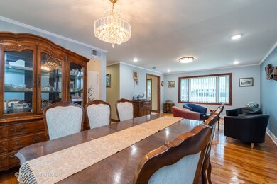 2328 Asbury Rd, Northbrook, IL 60062 - photo 2