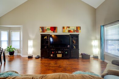 10107 Hornbeam Blvd, Louisville, KY 40228 - photo 5