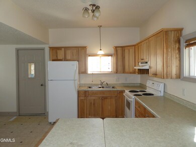 504 4th St SE, Jamestown, ND 58401 - photo 7