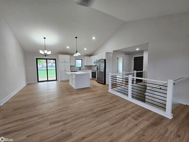 1505 E 10th St, Carroll, IA 51401 - photo 4