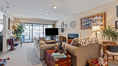 LR to screened porch