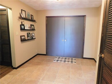 9864 N 1375th St, Effingham, IL 62401 - photo 3