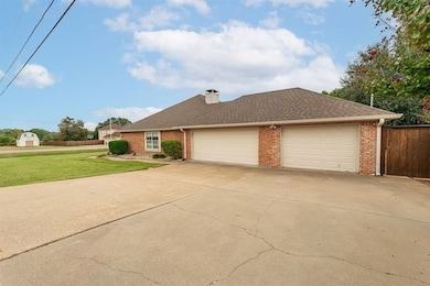 3202 Walnut Creek Pkwy, Granbury, TX 76049 - photo 4