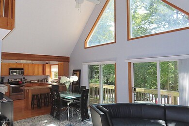 1045 Cedar Dr, Lake Ariel, PA 18436 - photo 3