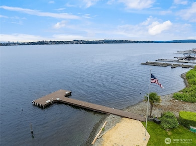 3263 Evergreen Point Rd, Medina, WA 98039 - photo 2