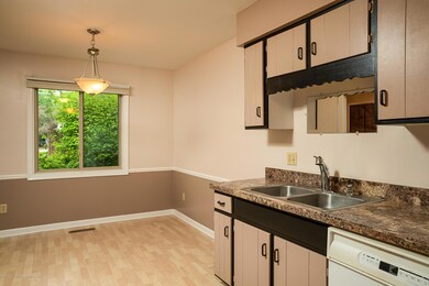 916 Montevideo Lansing 48917-8