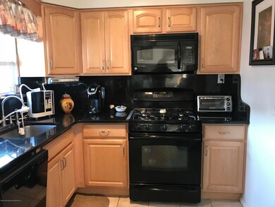 370 Dongan Hills Ave kitchen 1