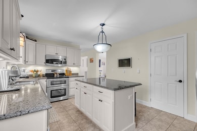 943 Mount Vernon Rd, Southington, CT 06489 - photo 6