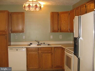 213 Meadowview Ln, Locust Grove, VA 22508 - photo 4