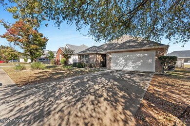 125 Amber Dr, Byron, GA 31008 - photo 2