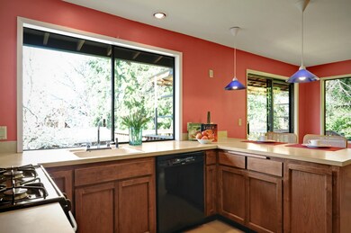 7006 SE Maker St, Mercer Island, WA 98040 - photo 5