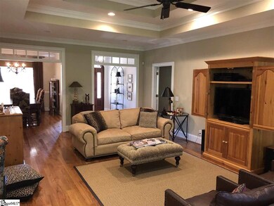 427 Hunters Cir, Greenville, SC 29617 - photo 4