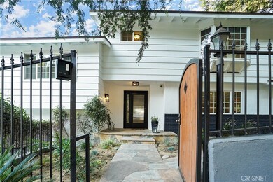 4590 Ensenada Dr, Woodland Hills, CA 91364 - photo 2