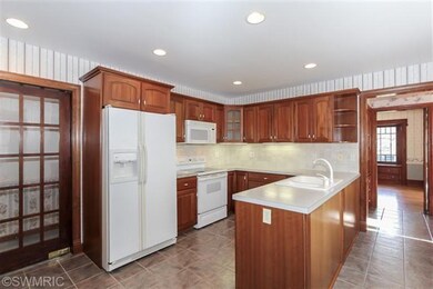 724 Riverside Dr, Lowell, MI 49331 - photo 4