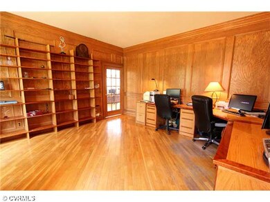 Living Room - Living Room with hardwood floor & oa