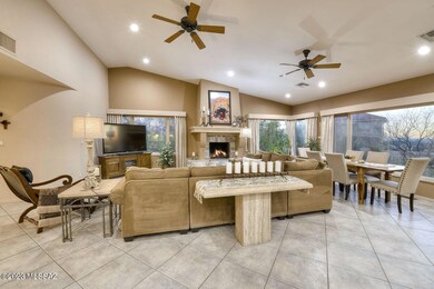 Great room w/informal dining & views!