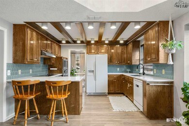 1510 Bentwood Dr, Iowa Park, TX 76367 - photo 7