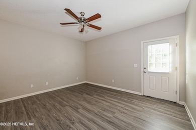 003-photo-living-room-14836612