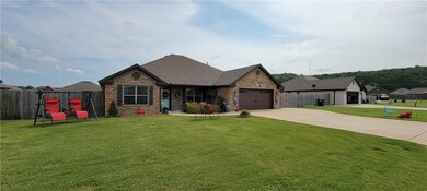 983 Red Oak St, Elkins, AR 72727 - photo 2