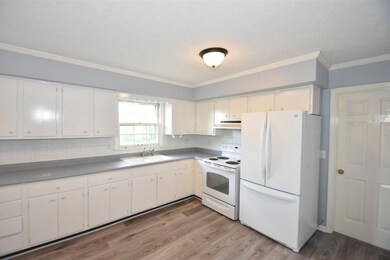 751 E Lexington St, Harrodsburg, KY 40330 - photo 4