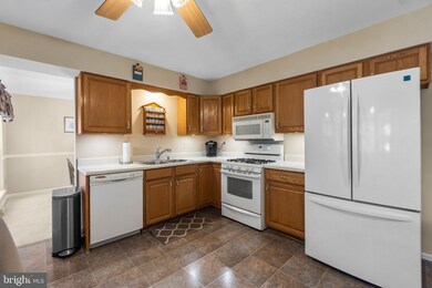 1323 Holt Ct, Sykesville, MD 21784 - photo 7