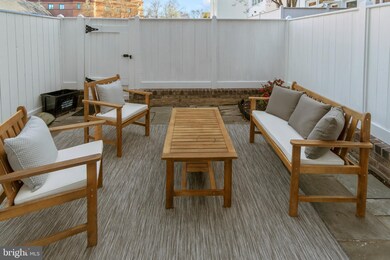 945 Powhatan St, Alexandria, VA 22314 - photo 3