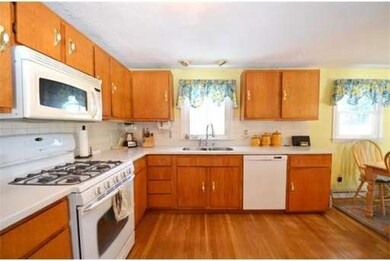 28 Parkwood Dr, Pepperell, MA 01463 - photo 4