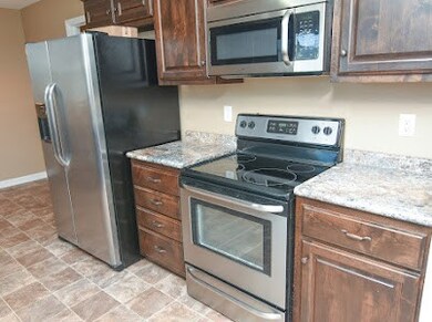 611 Orr St, Manchester, TN 37355 - photo 5