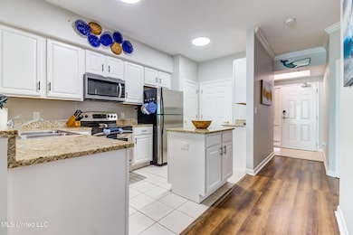 Legacy Towers Condo Rentals unit 1006, Gulfport, MS 39507 - photo 6