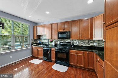 2938 Chinkapin Oak Ln, Woodbridge, VA 22191 - photo 3