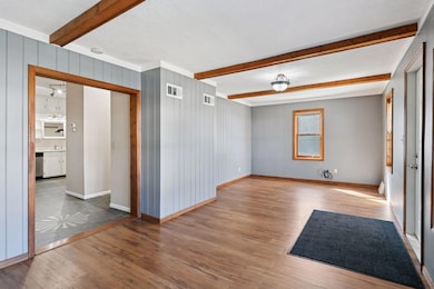 Living room with lots of daylight.