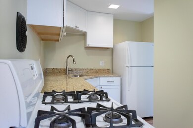 715 Whitcomb Kitchen3
