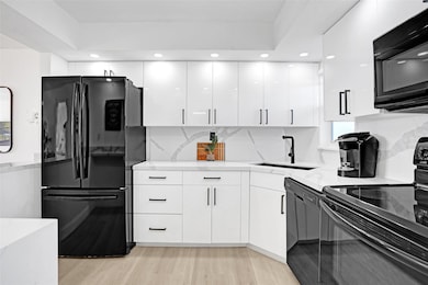 Hollybrook Golf and Tennis Club unit PH11, Pembroke Pines, FL 33025 - photo 2