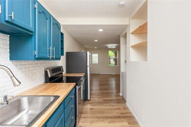 845 E 24th Ct, Des Moines, IA 50317 - photo 3