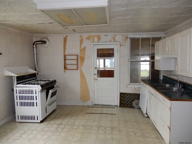 556 4th Ave, Troy, NY 12182 - photo 5