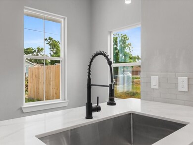 4124 Vaughn St, Houston, TX 77016 - photo 6