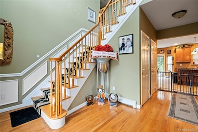 22 Southview Cir, Lake Grove, NY 11755 - photo 7