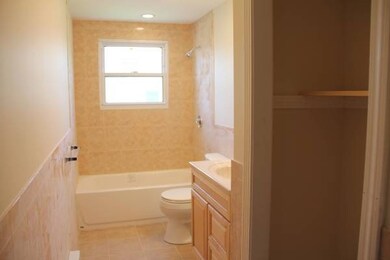 11 Garnet St unit 1, Watertown, MA 02472 - photo 4