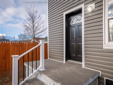 545 17th St, Dunbar, WV 25064 - photo 2