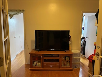 40-35 Ithaca St unit 3D, Elmhurst, NY 11373 - photo 5