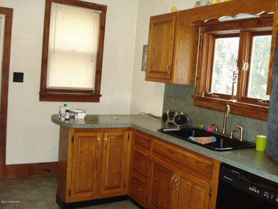 231 Walnut St, Milton, PA 17847 - photo 5