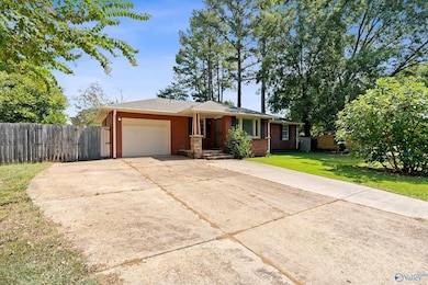 707 Graycroft Dr SW, Huntsville, AL 35802 - photo 4