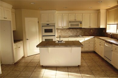 30693 Early Round Dr, Canyon Lake, CA 92587 - photo 5