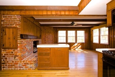 300 Woodview Ct, Jacksonville, NC 28540 - photo 5