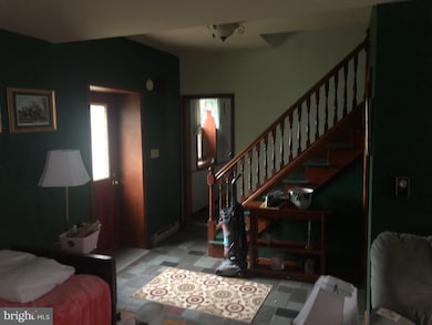 421 Martina Dr, Chambersburg, PA 17201 - photo 5