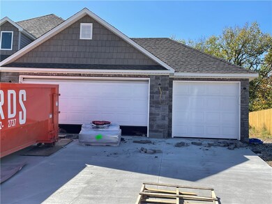 1047 Jessica Leigh St, Elkins, AR 72727 - photo 3