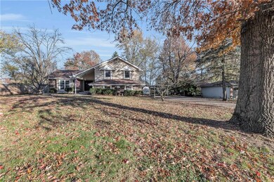 10933 Poplar Ave, Kansas City, MO 64137 - photo 2