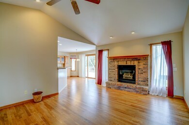 1128 Dynes Way, Sun Prairie, WI 53590 - photo 5