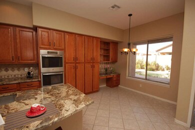 05 Kitchen 3