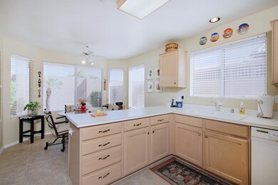 10736WBeaubienDr-008